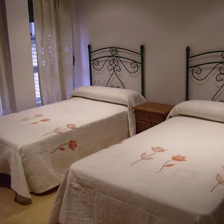 Delphos Otel Moraleja