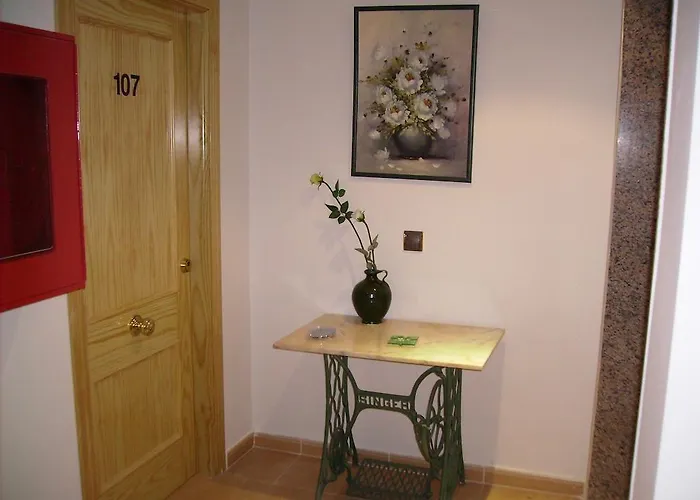 Delphos Отель 2*